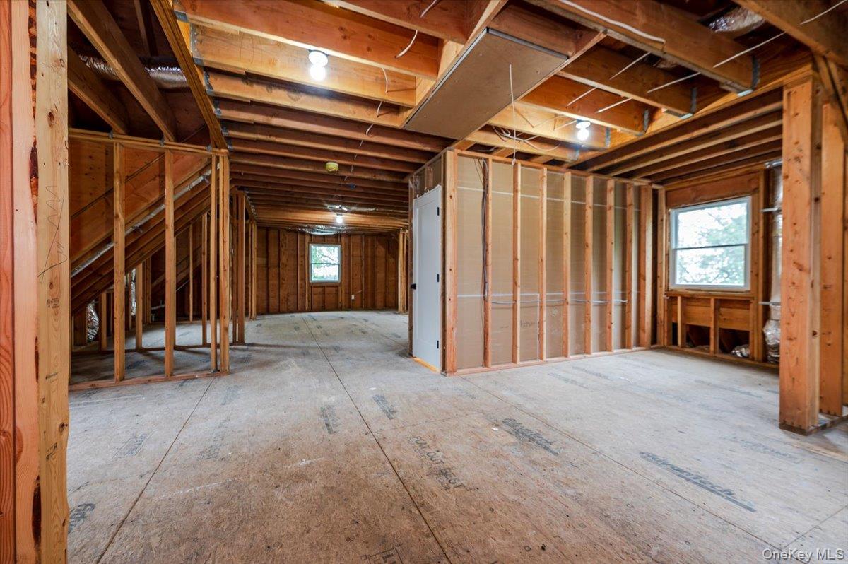 35 Summit Drive, Mahopac, NY 10541