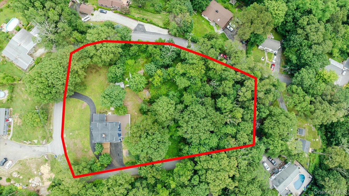 35 Summit Drive, Mahopac, NY 10541