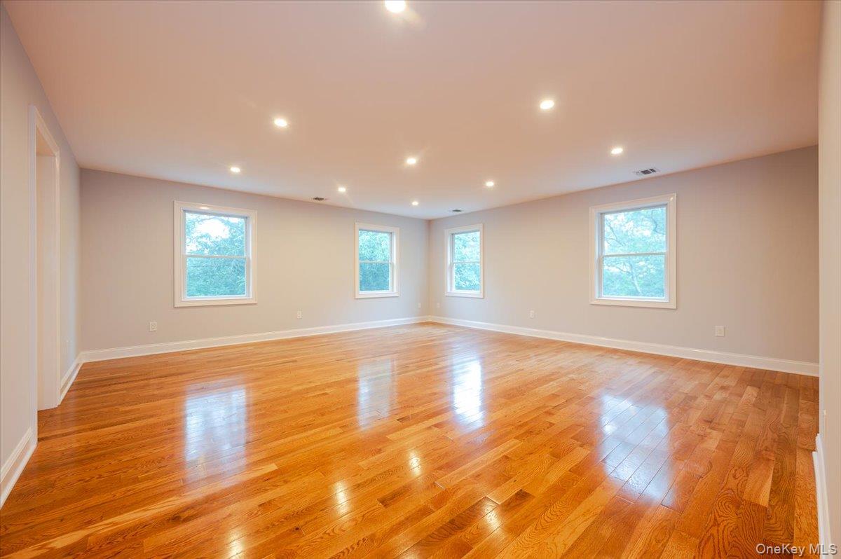 35 Summit Drive, Mahopac, NY 10541