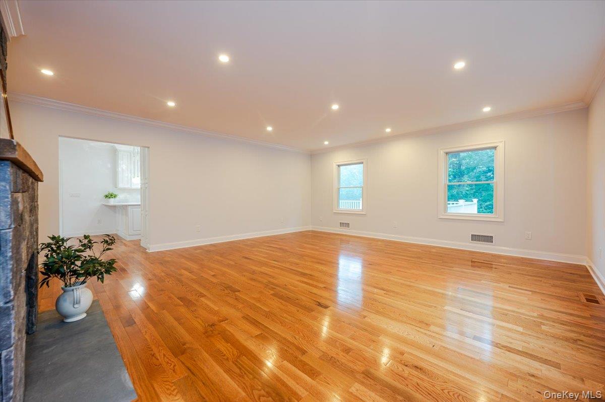 35 Summit Drive, Mahopac, NY 10541