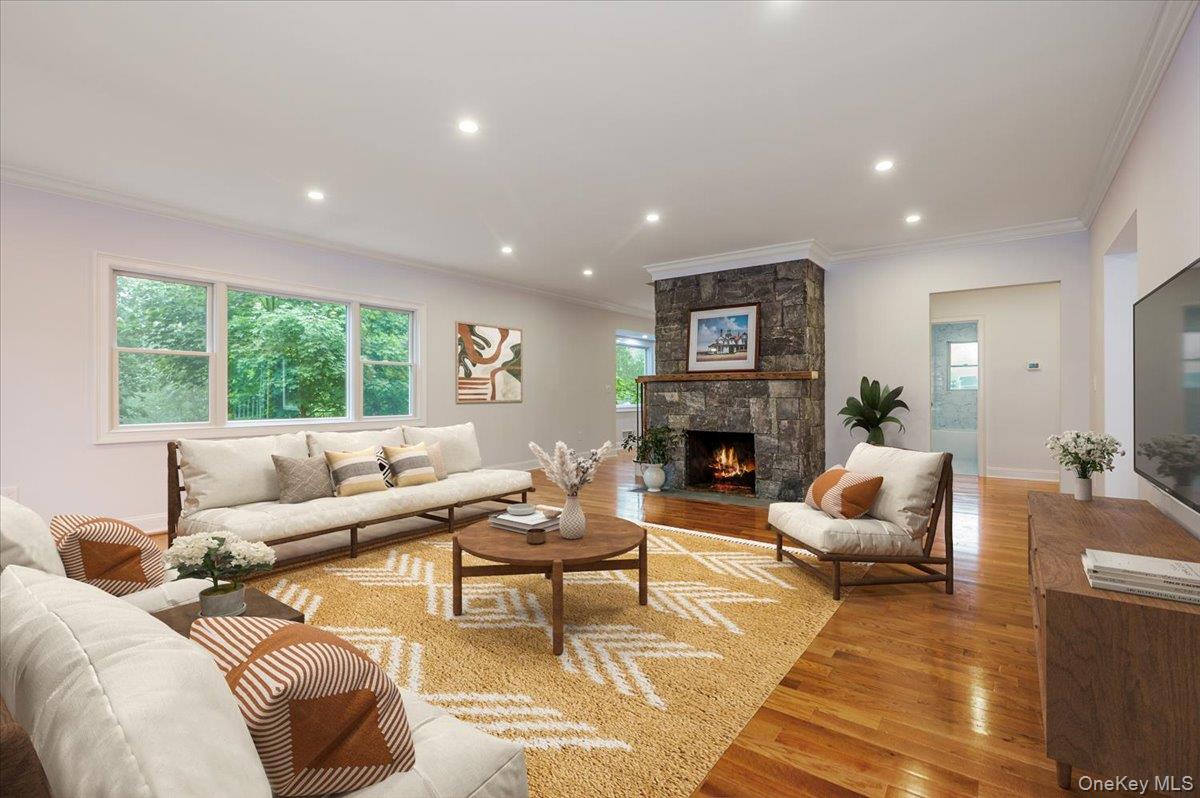 35 Summit Drive, Mahopac, NY 10541