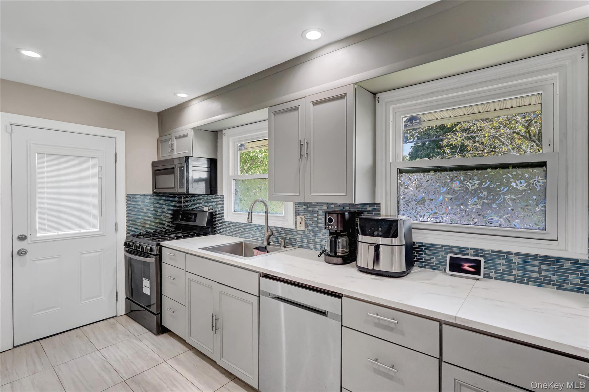 1394 E 3rd Avenue, Bay Shore, NY 11706