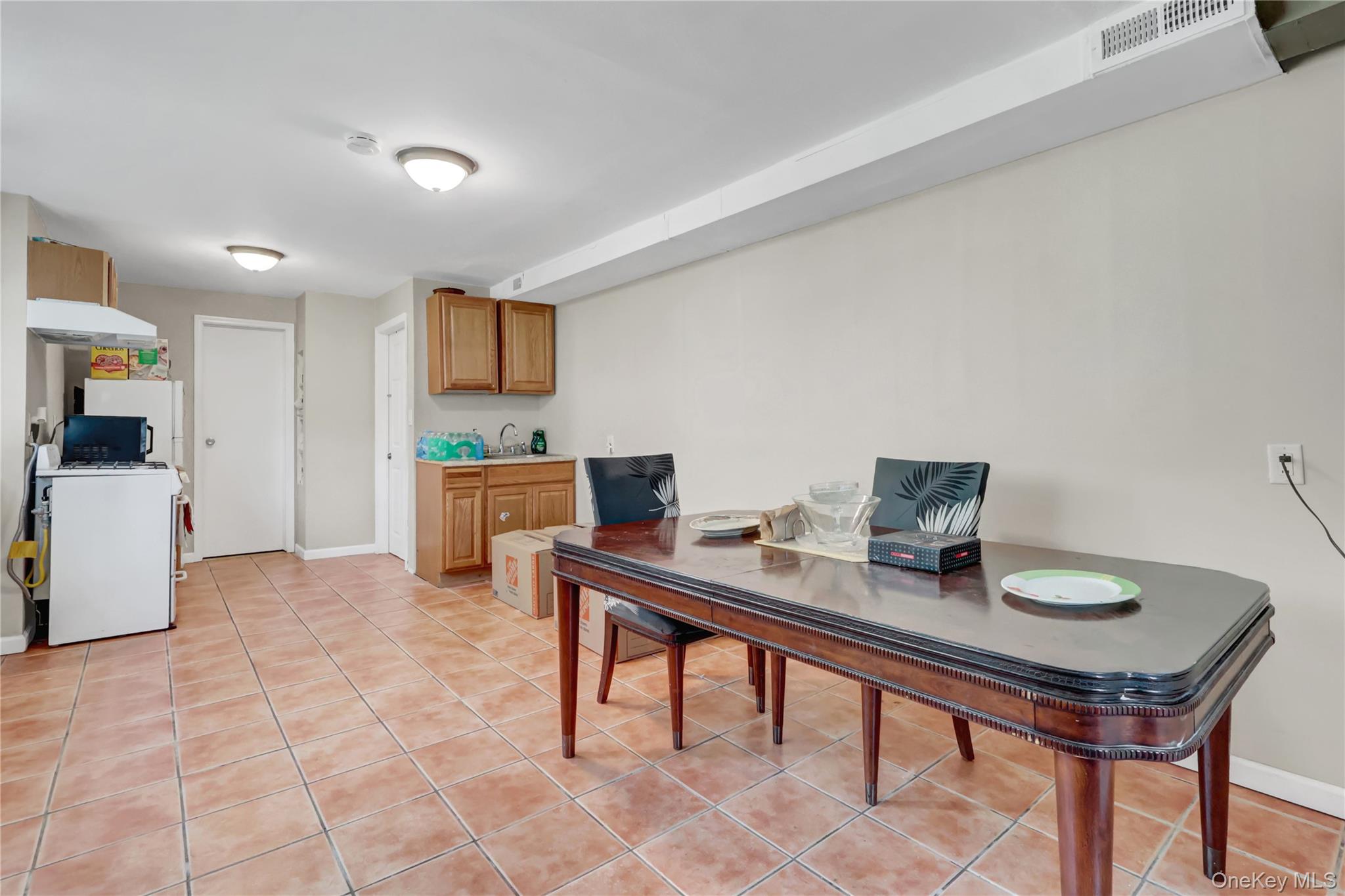 1394 E 3rd Avenue, Bay Shore, NY 11706