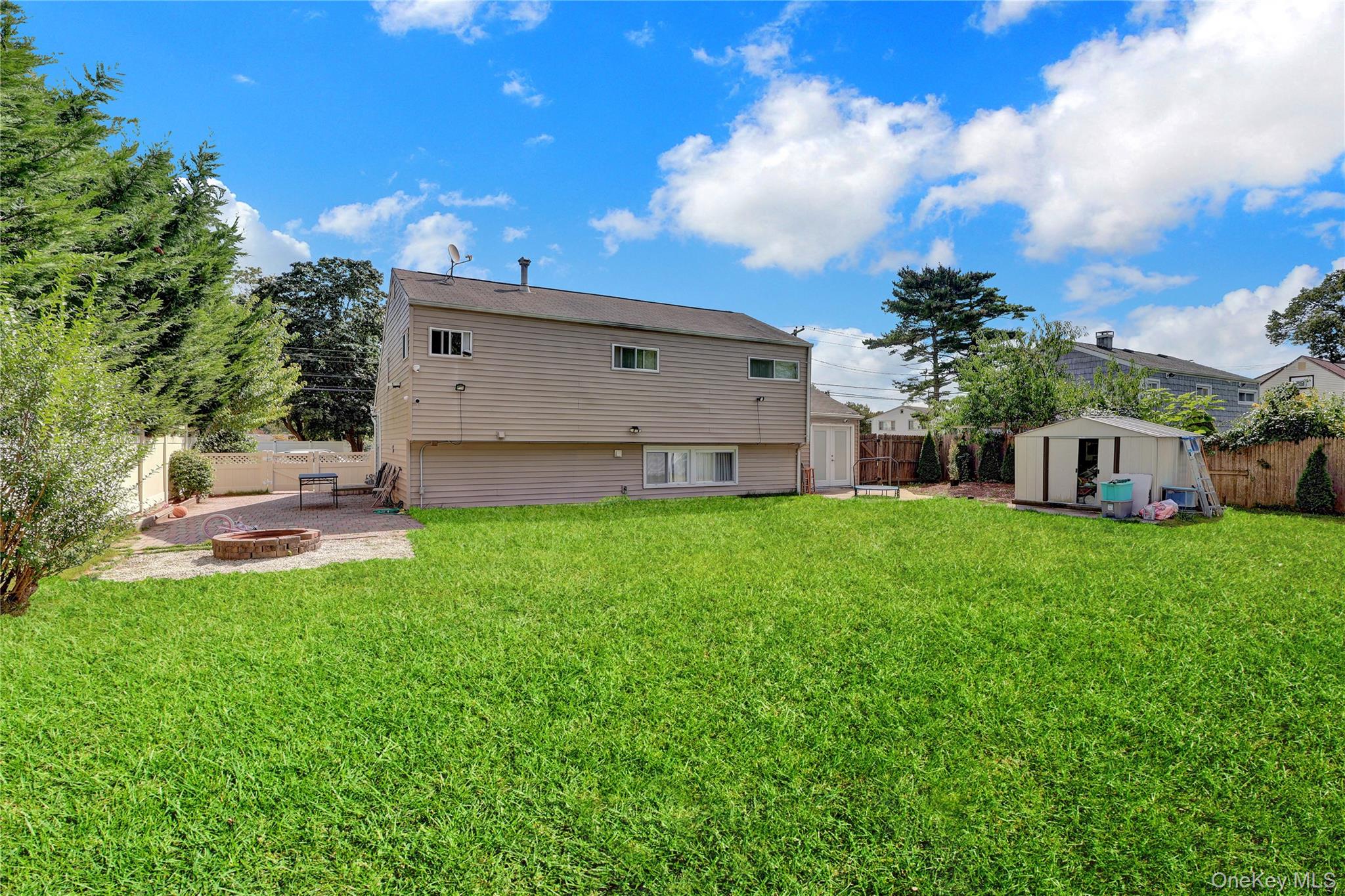 1394 E 3rd Avenue, Bay Shore, NY 11706