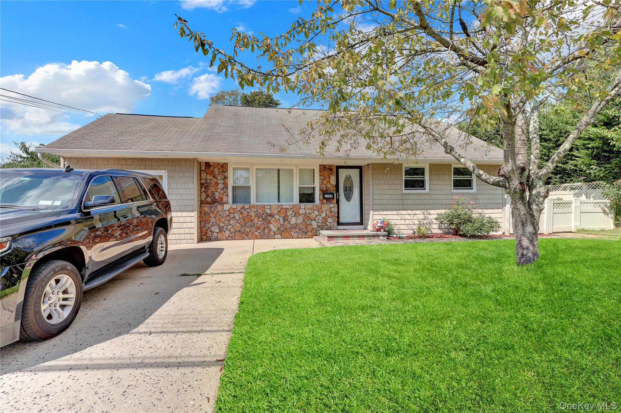 1394 E 3rd Avenue, Bay Shore, NY 11706