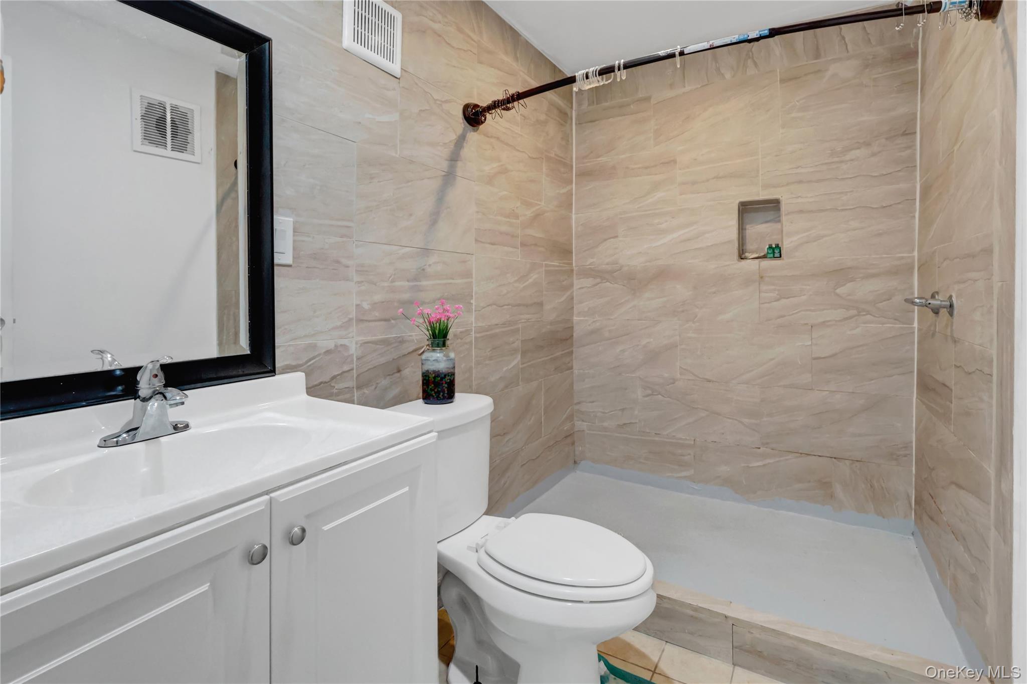 1394 E 3rd Avenue, Bay Shore, NY 11706