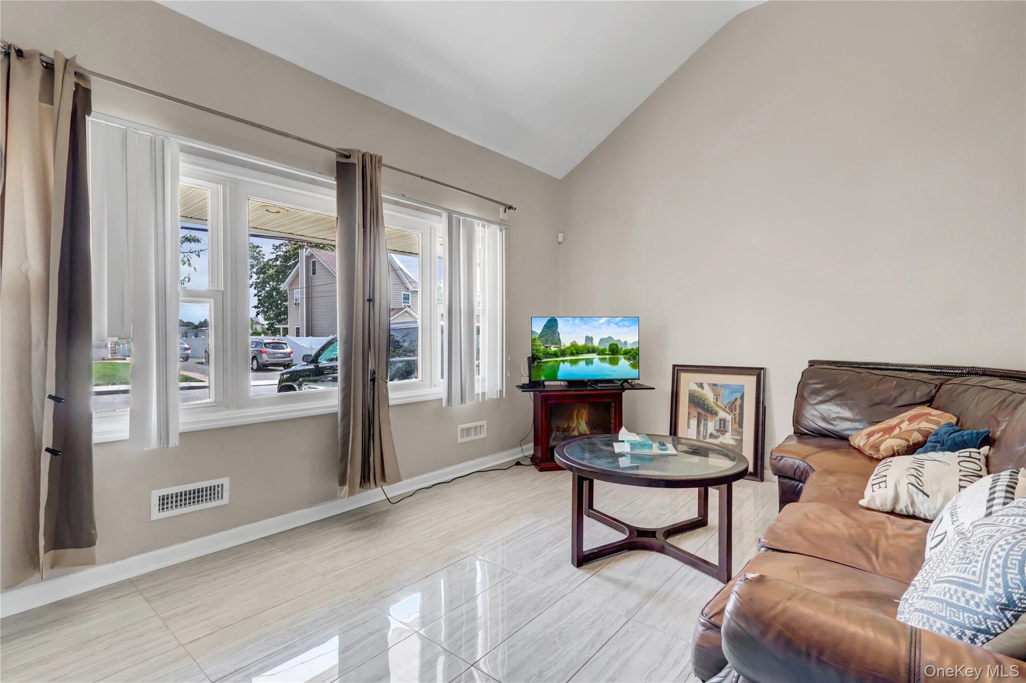 1394 E 3rd Avenue, Bay Shore, NY 11706