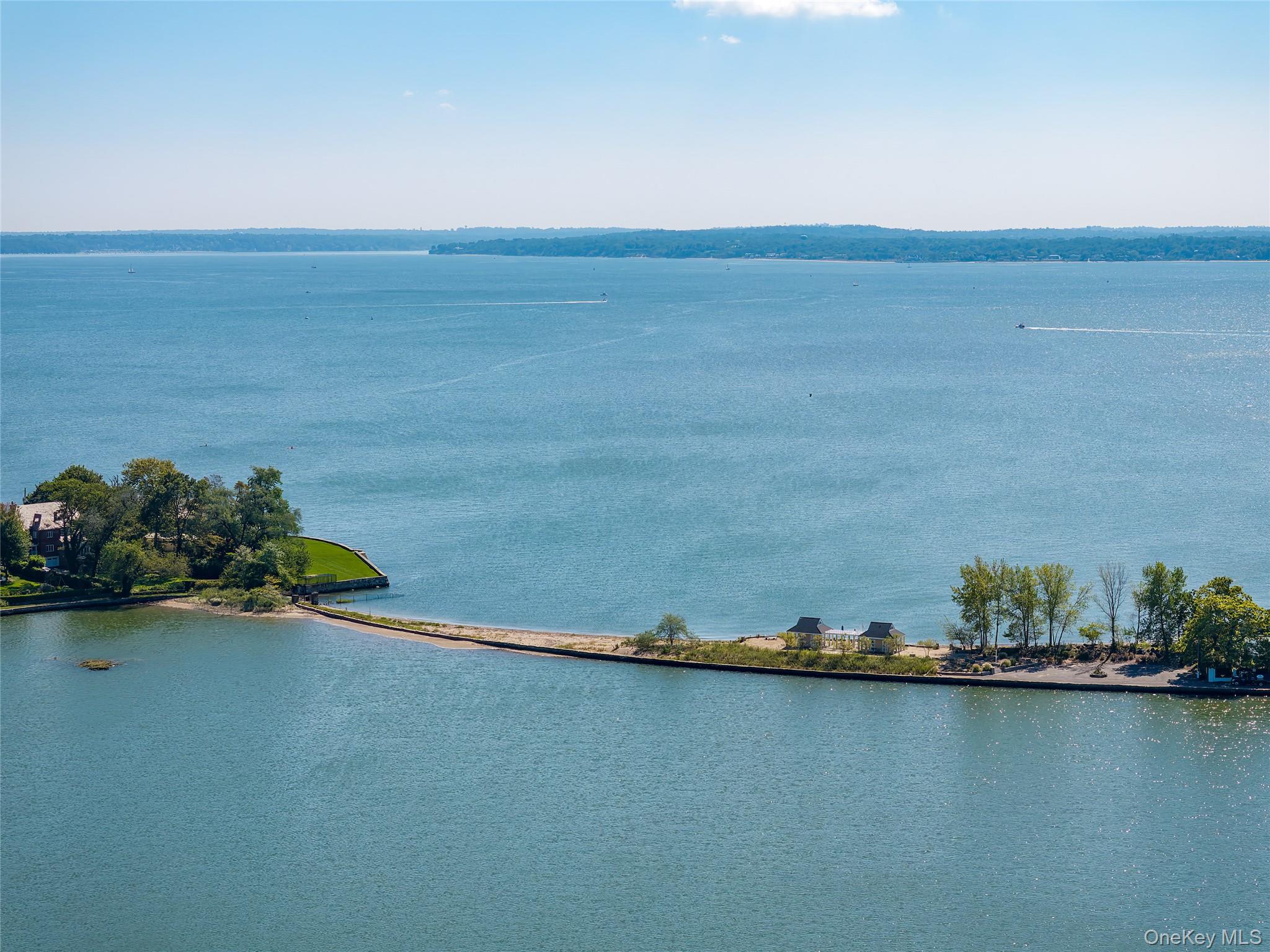 63 Premium Point, New Rochelle, NY 10801