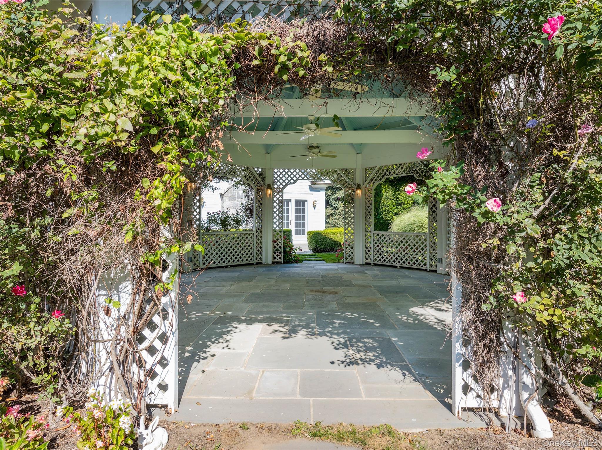 63 Premium Point, New Rochelle, NY 10801