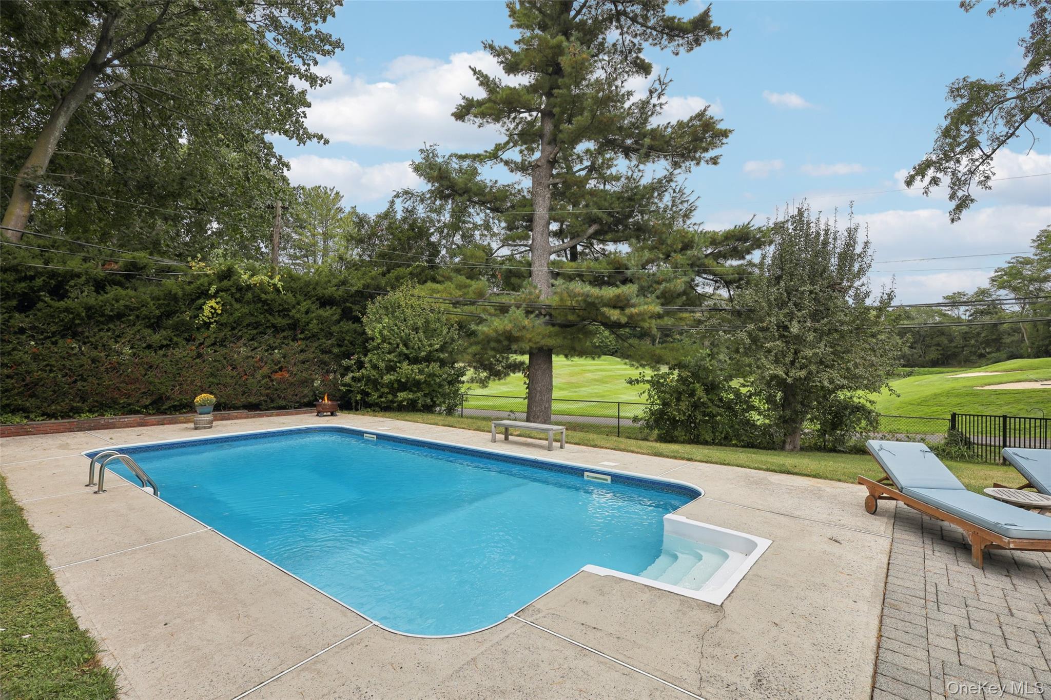 4 Club Court, Huntington, NY 11743