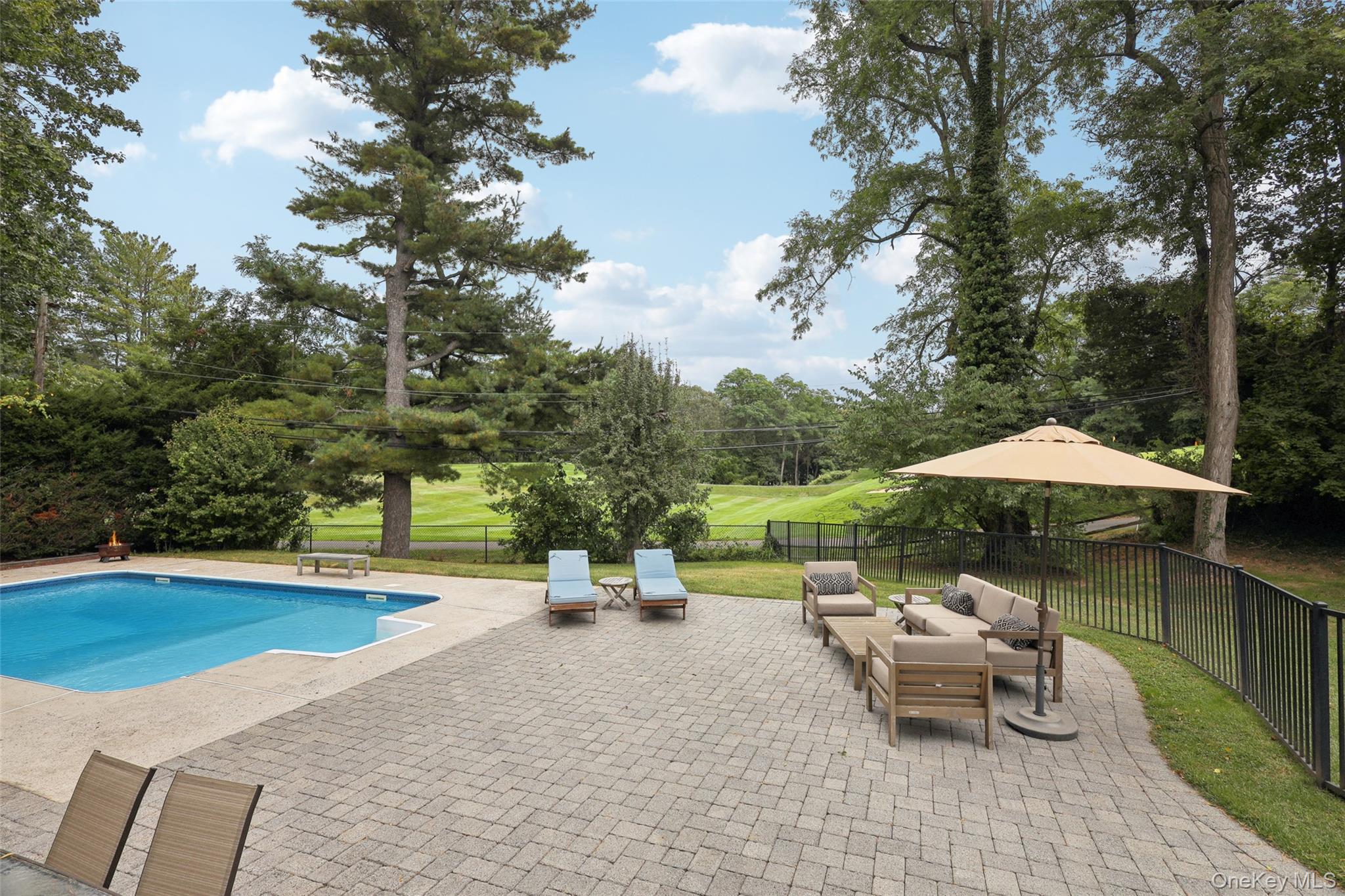 4 Club Court, Huntington, NY 11743