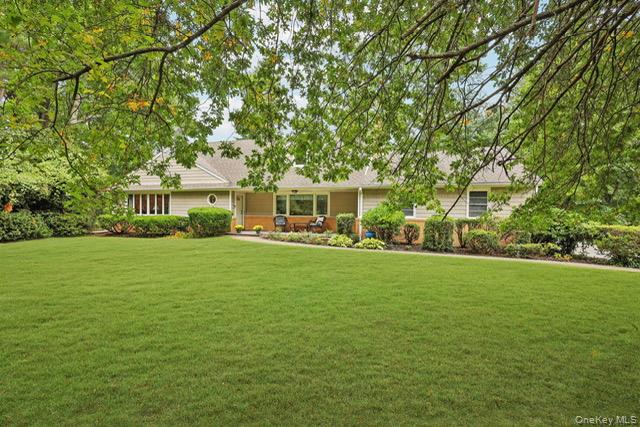 4 Club Court, Huntington, NY 11743