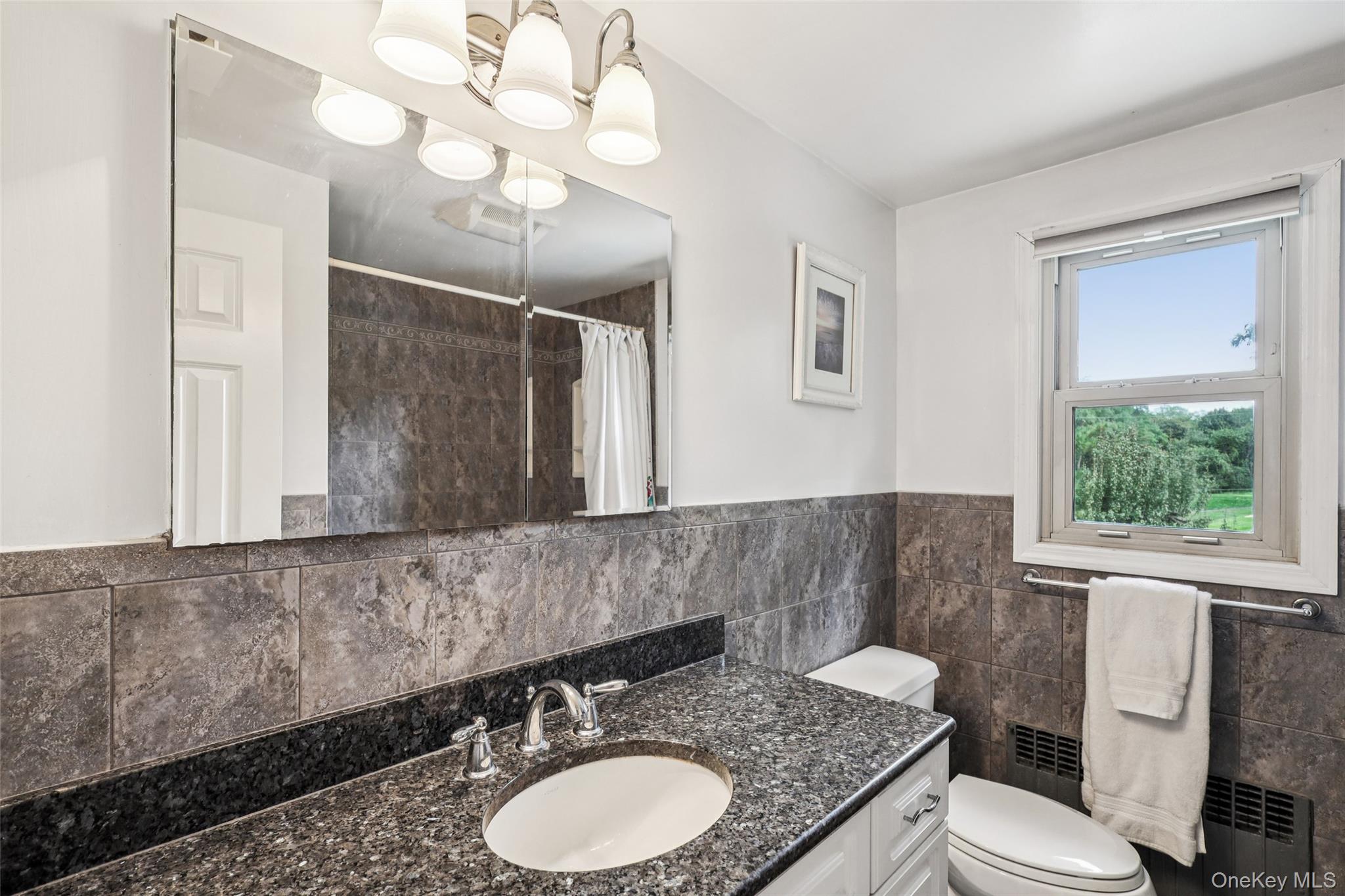 4 Club Court, Huntington, NY 11743