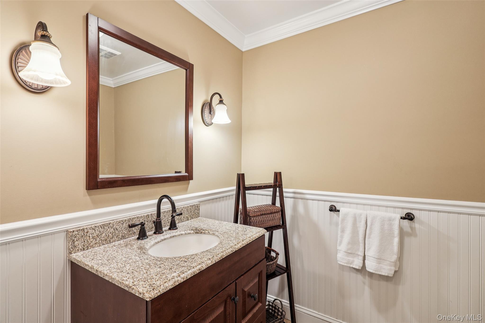 4 Club Court, Huntington, NY 11743