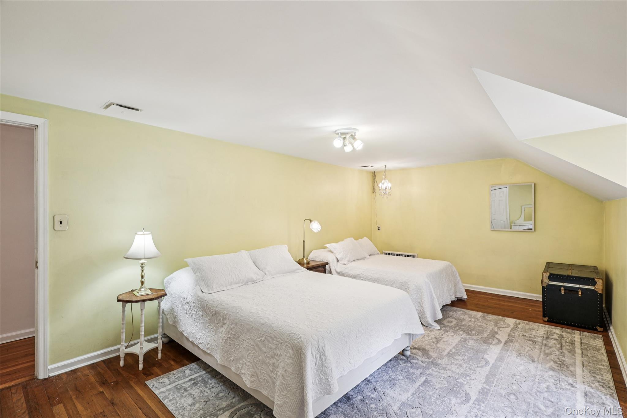 4 Club Court, Huntington, NY 11743