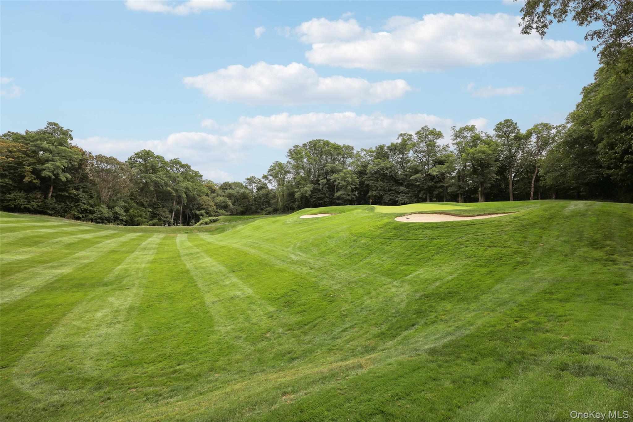 4 Club Court, Huntington, NY 11743