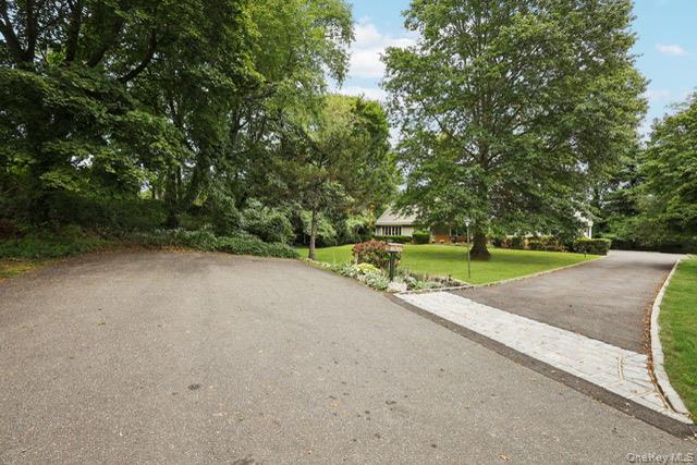 4 Club Court, Huntington, NY 11743