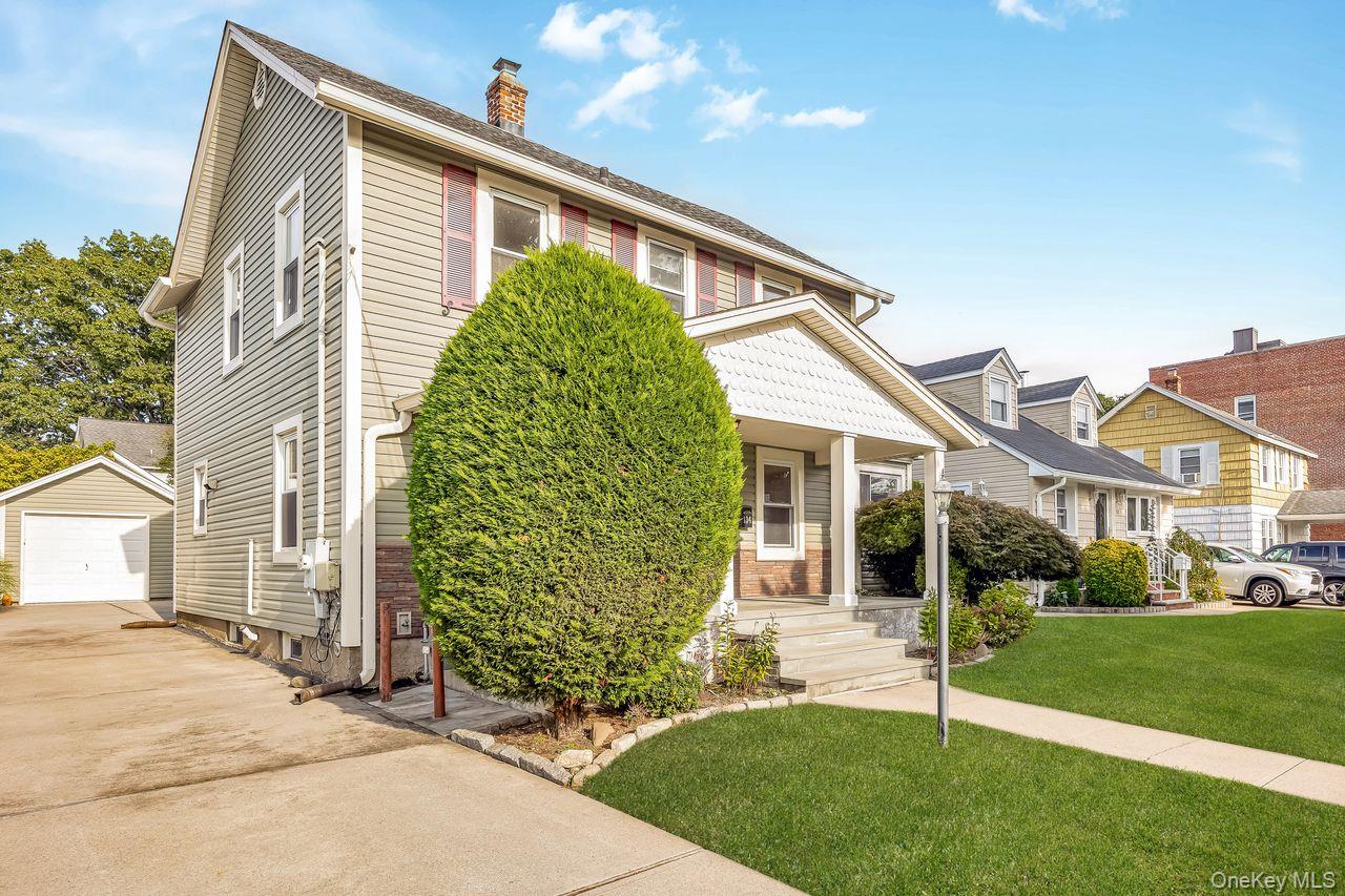 134 Marcellus Road, Mineola, NY 11501