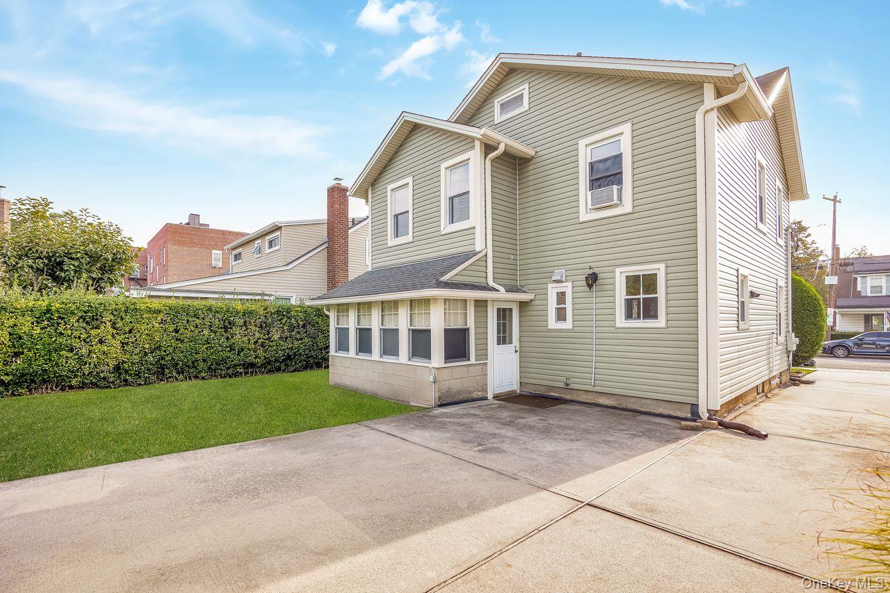 134 Marcellus Road, Mineola, NY 11501