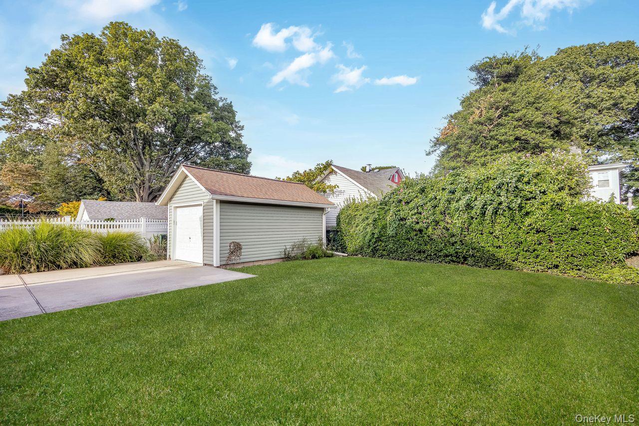 134 Marcellus Road, Mineola, NY 11501