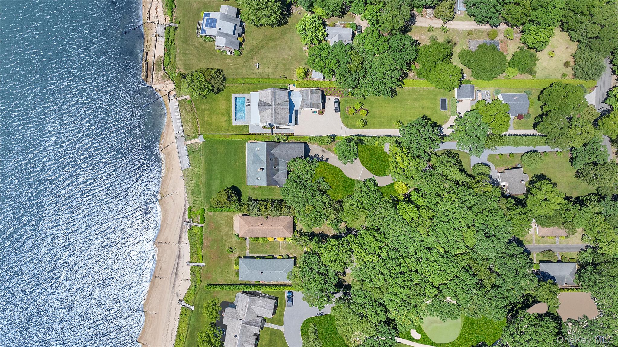 2100 Park Avenue, Mattituck, NY 11952