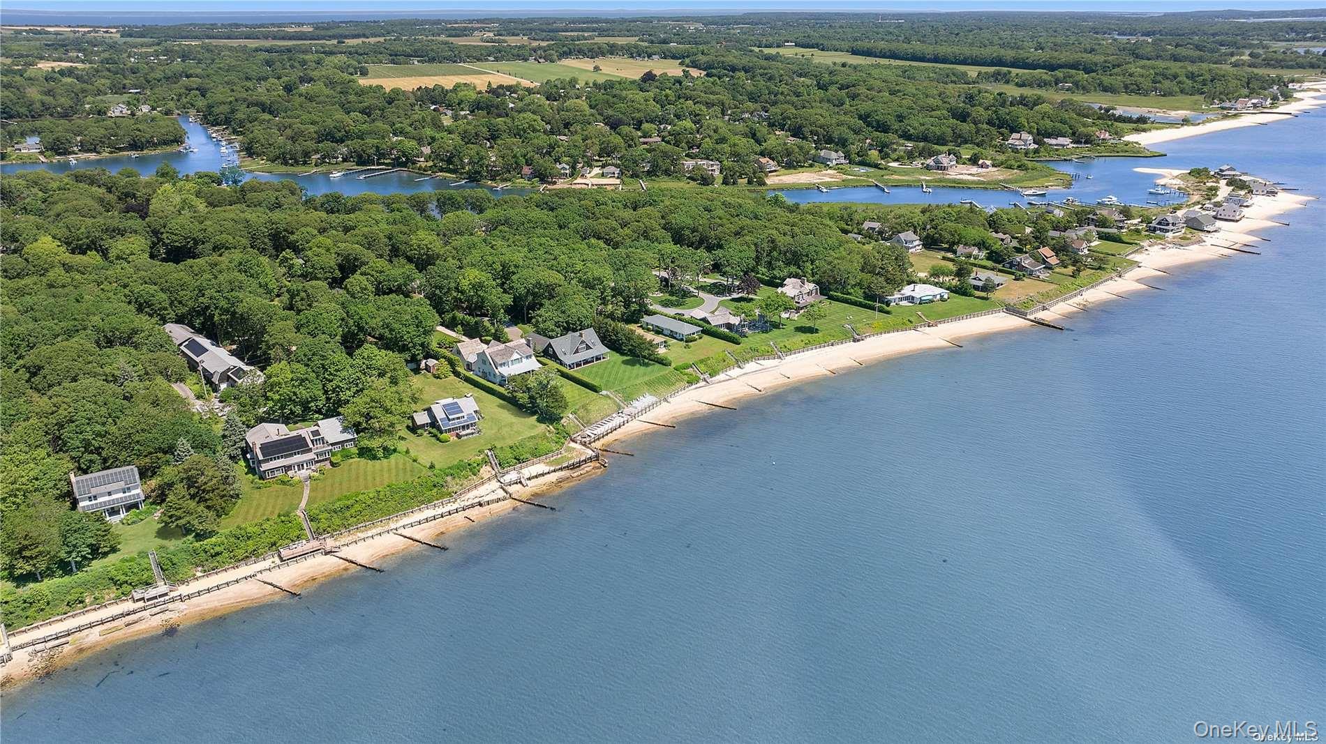 2100 Park Avenue, Mattituck, NY 11952