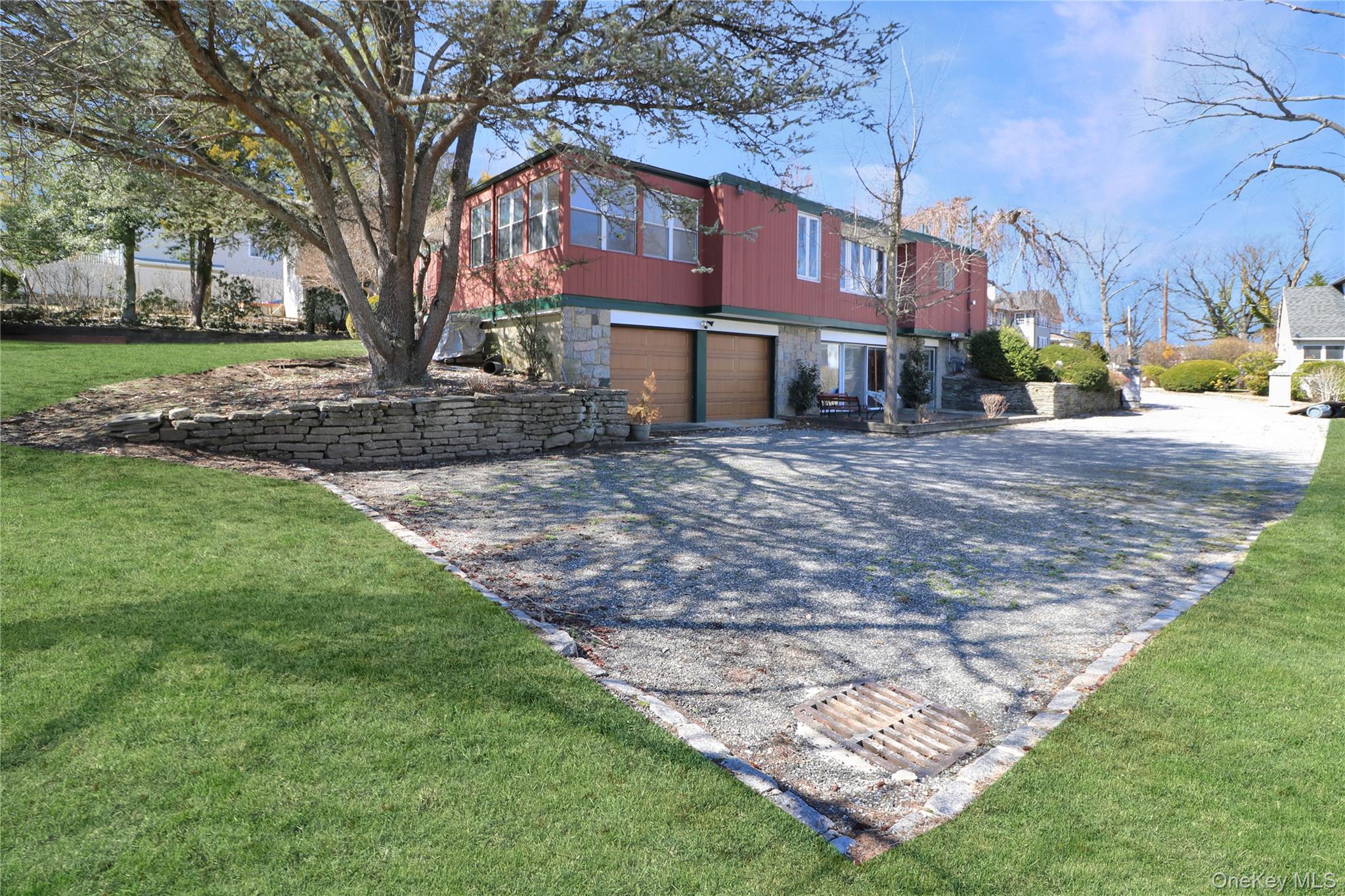 11 Valley View Road, Great Neck, NY 11021