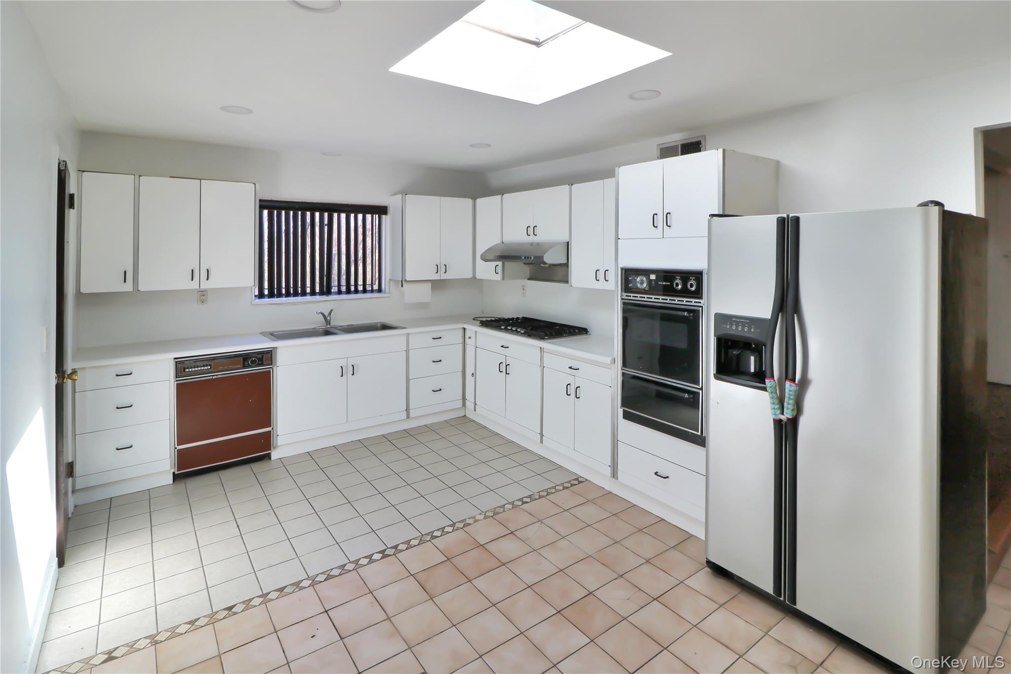 11 Valley View Road, Great Neck, NY 11021