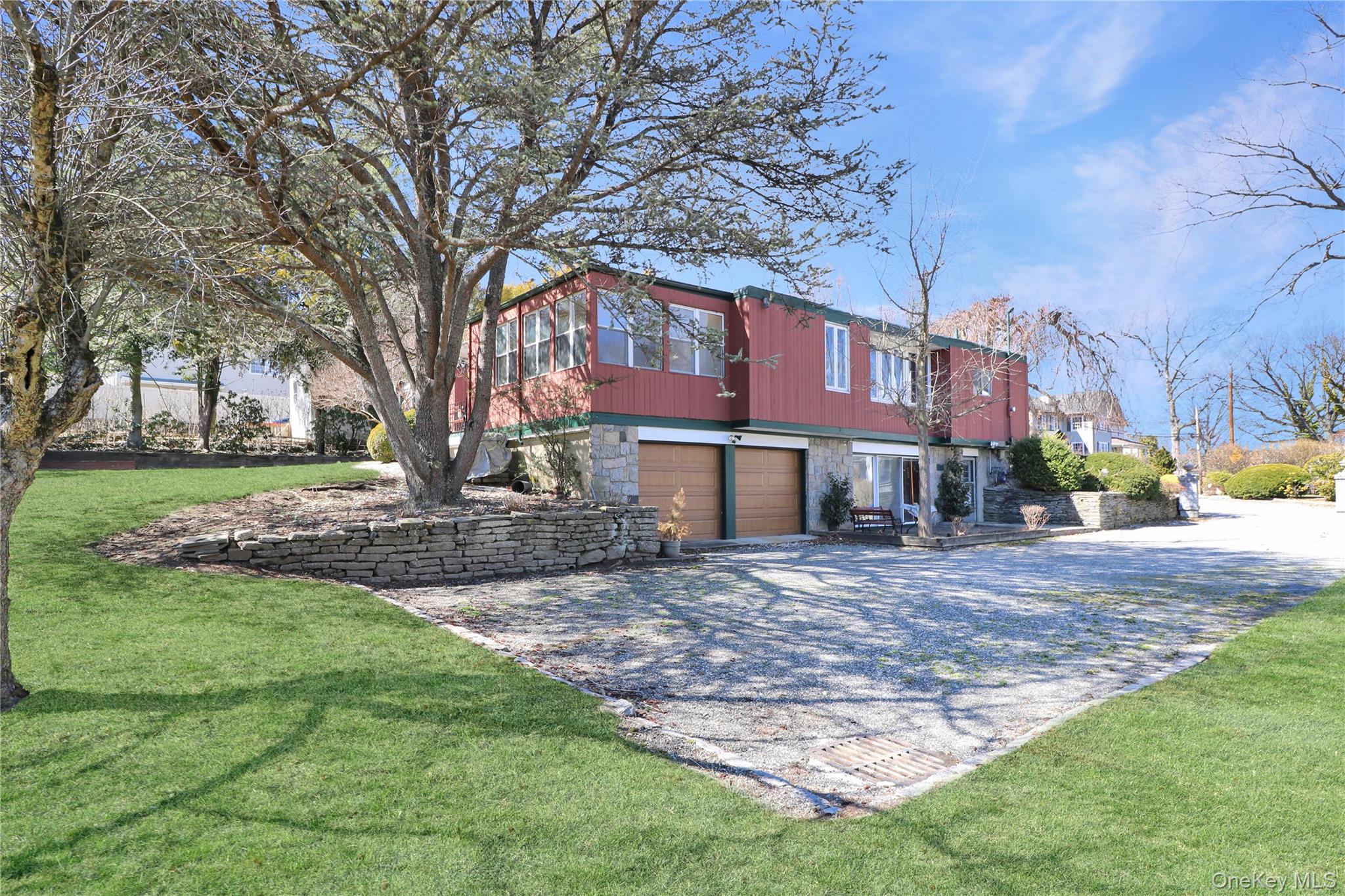 11 Valley View Road, Great Neck, NY 11021