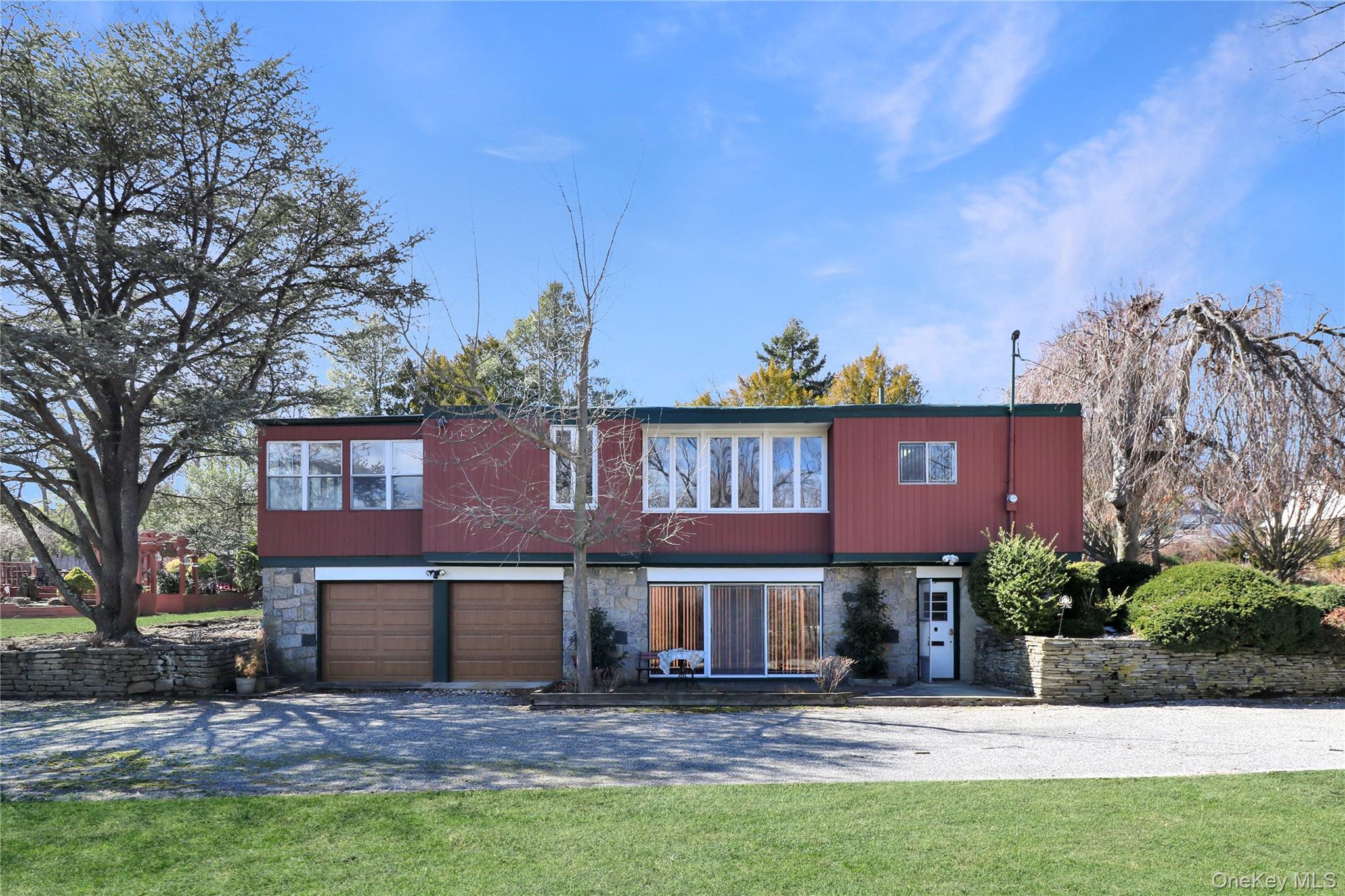 11 Valley View Road, Great Neck, NY 11021