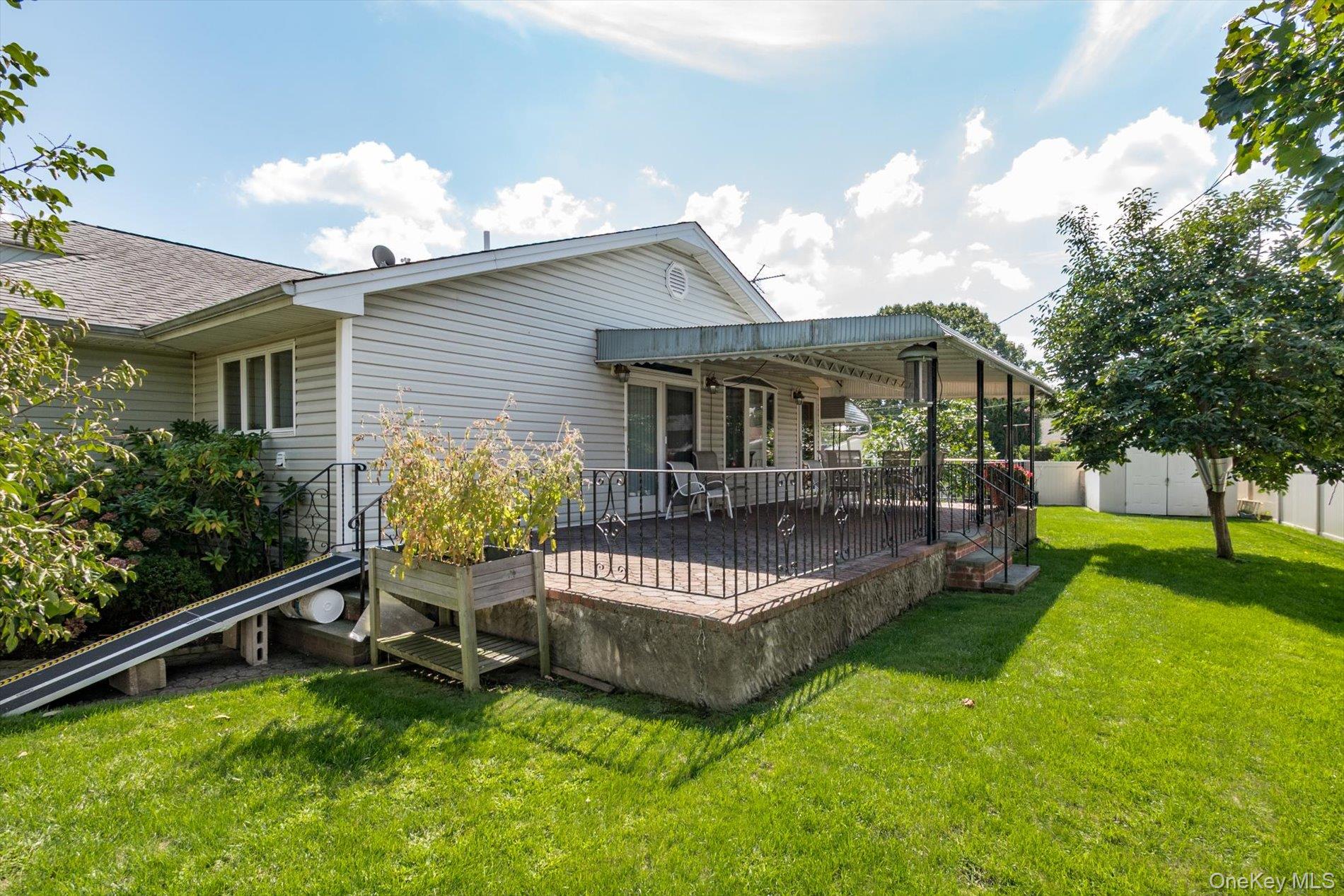 800 Mayer Drive, Wantagh, NY 11793