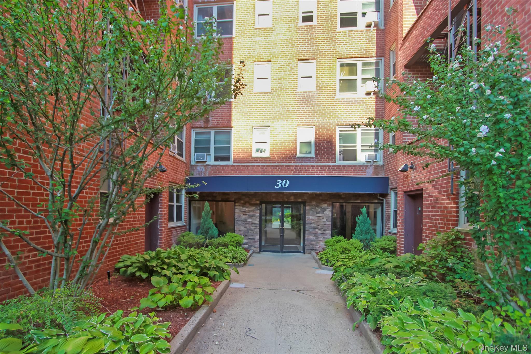 30 N Broadway # 4C, White Plains, NY 10601