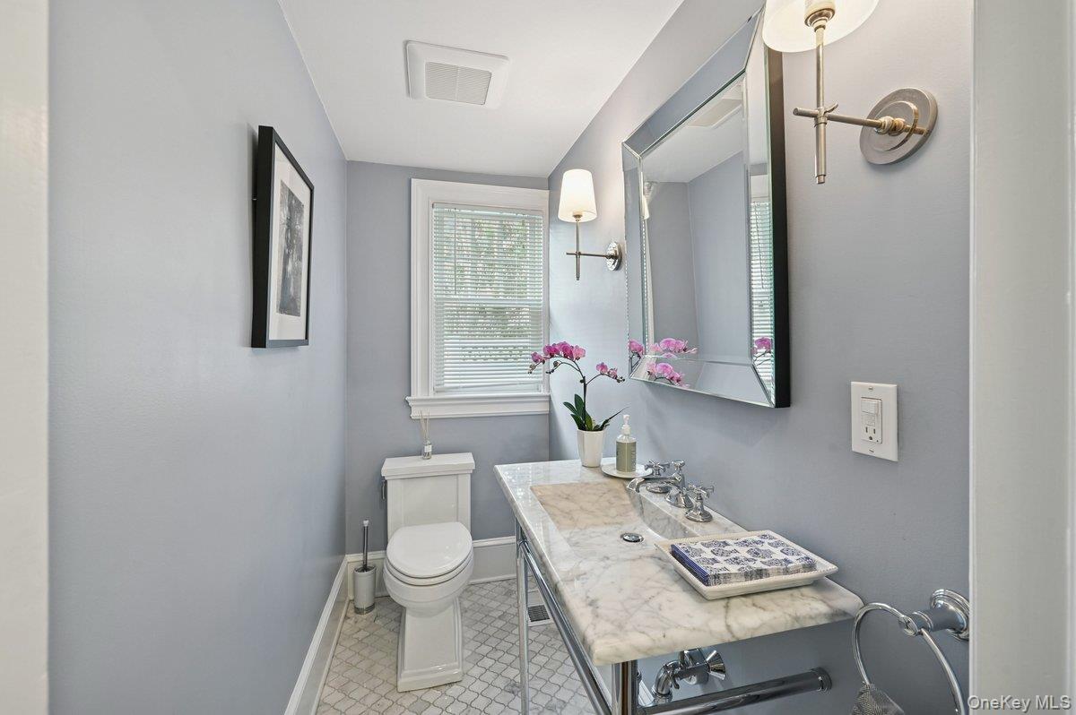 17 Deerfield Avenue, Eastchester, NY 10709