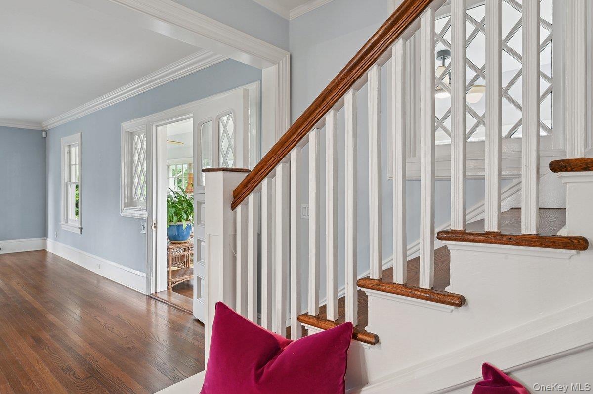 17 Deerfield Avenue, Eastchester, NY 10709