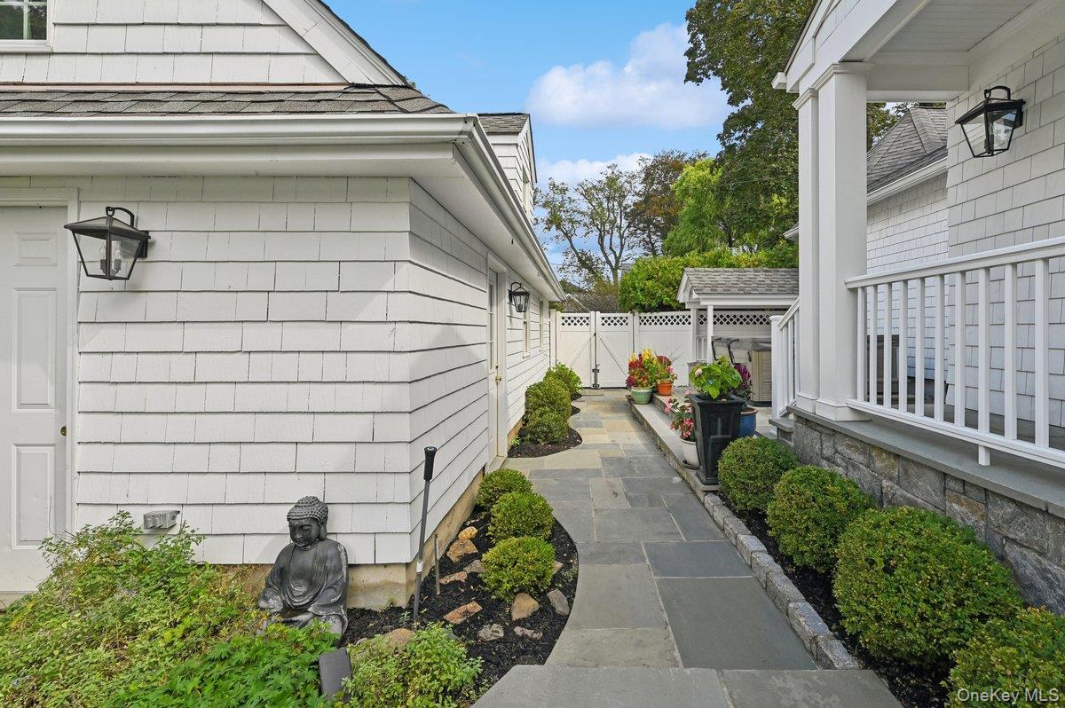 17 Deerfield Avenue, Eastchester, NY 10709