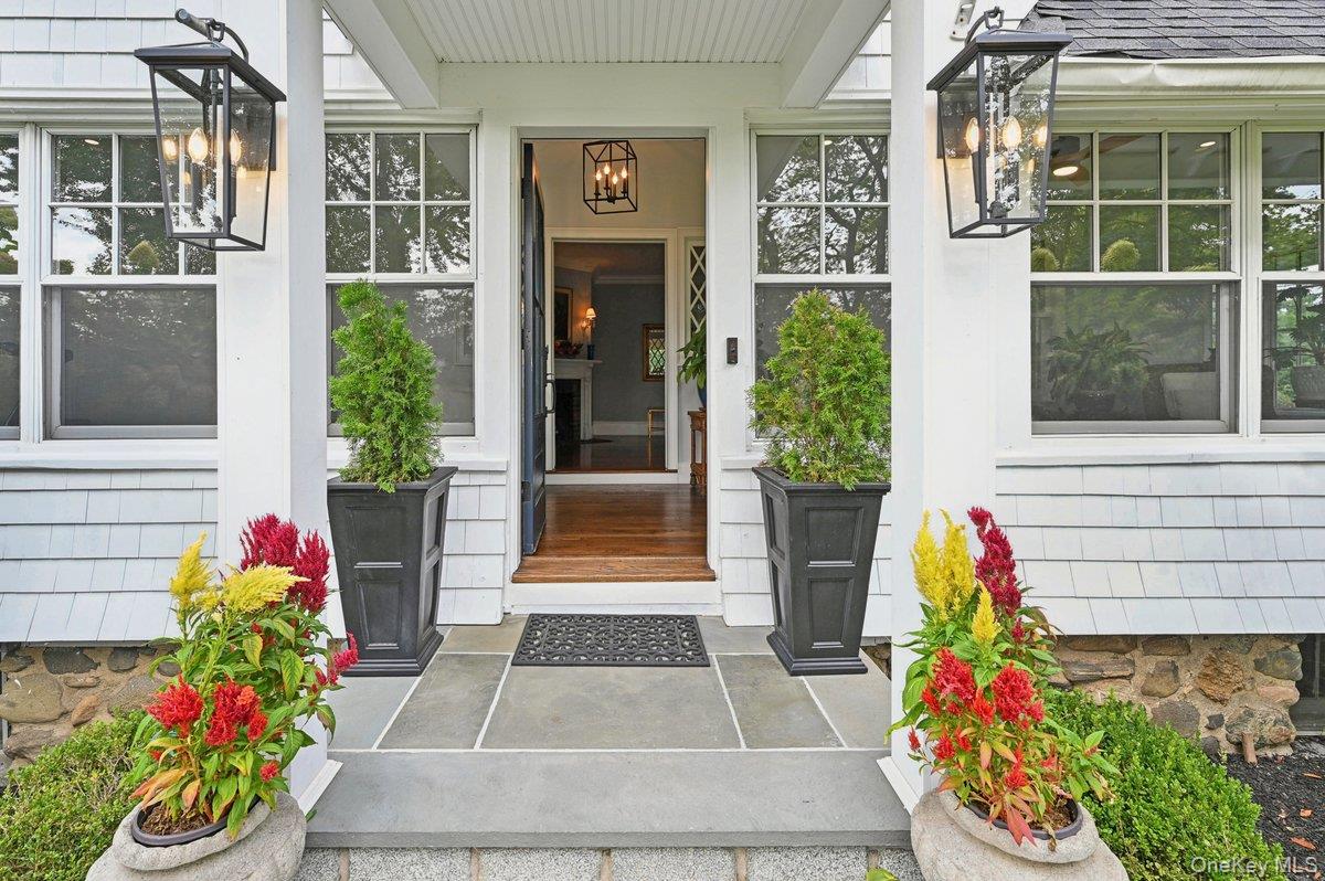 17 Deerfield Avenue, Eastchester, NY 10709