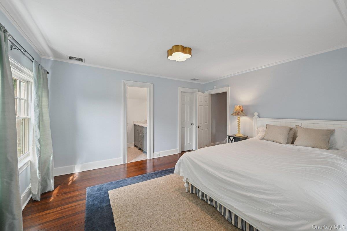 17 Deerfield Avenue, Eastchester, NY 10709