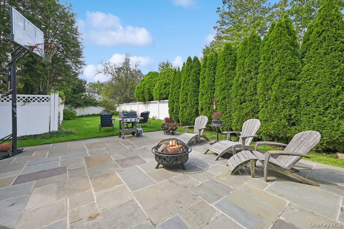 17 Deerfield Avenue, Eastchester, NY 10709