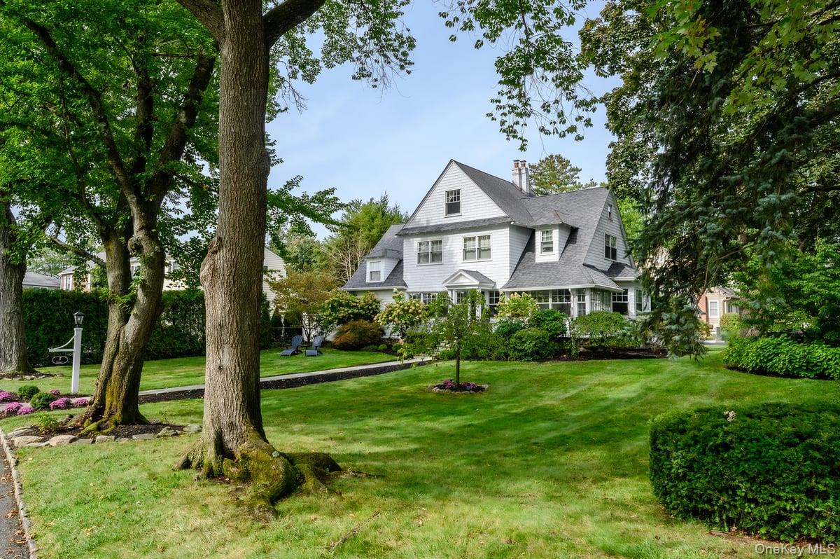 17 Deerfield Avenue, Eastchester, NY 10709