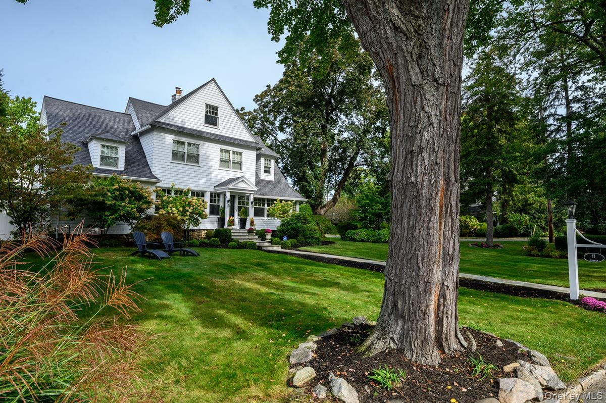 17 Deerfield Avenue, Eastchester, NY 10709