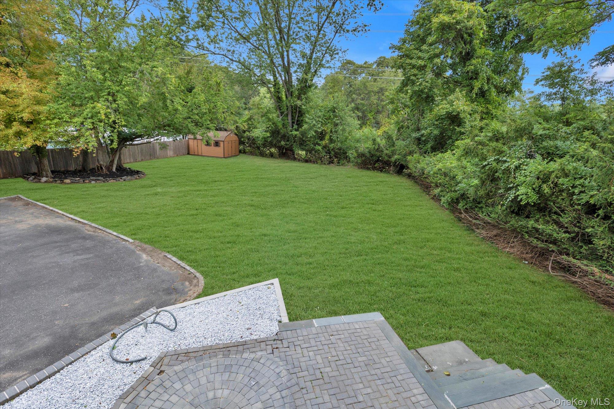 385 Salem Court, Hauppauge, NY 11788