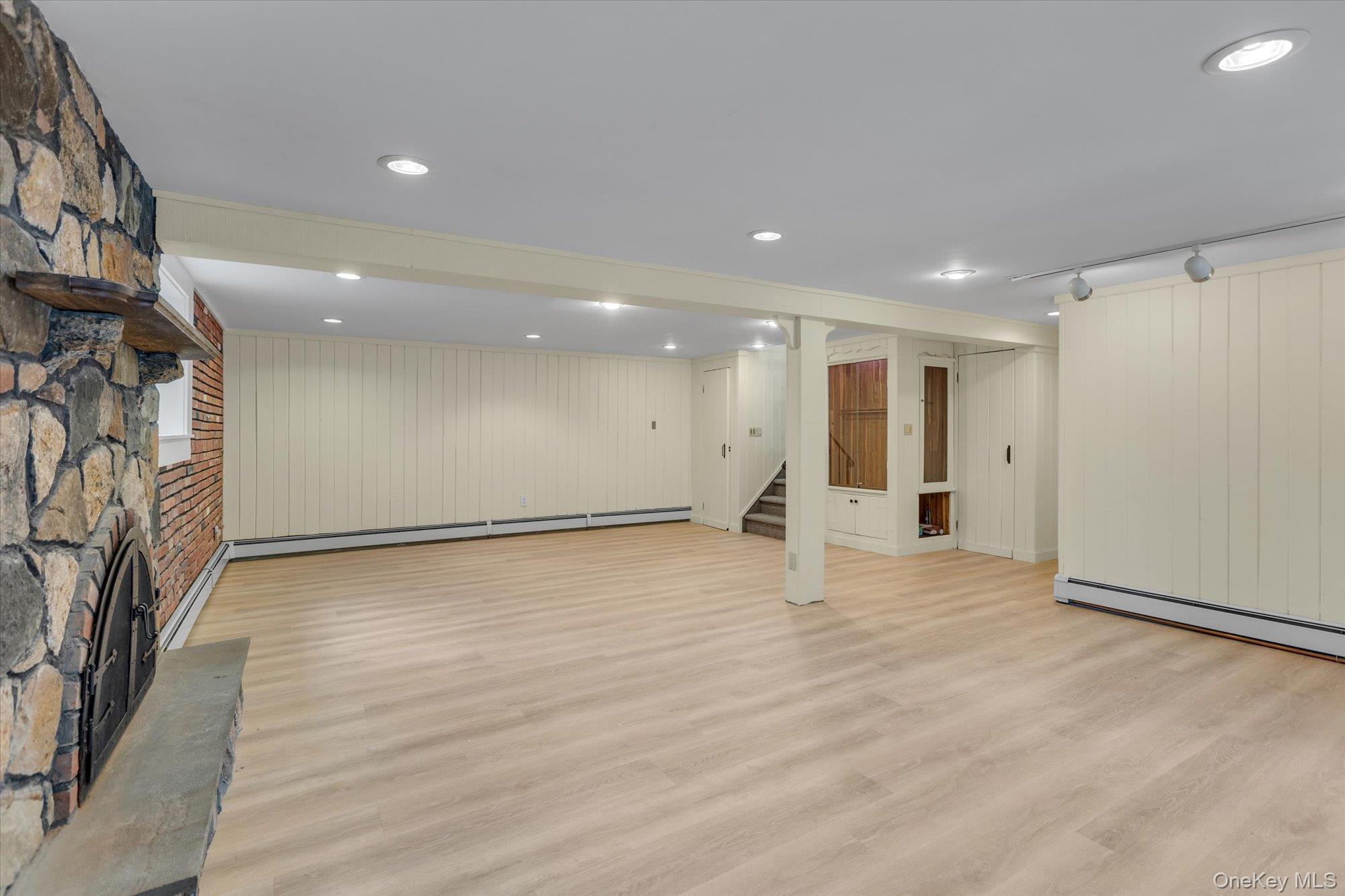 385 Salem Court, Hauppauge, NY 11788