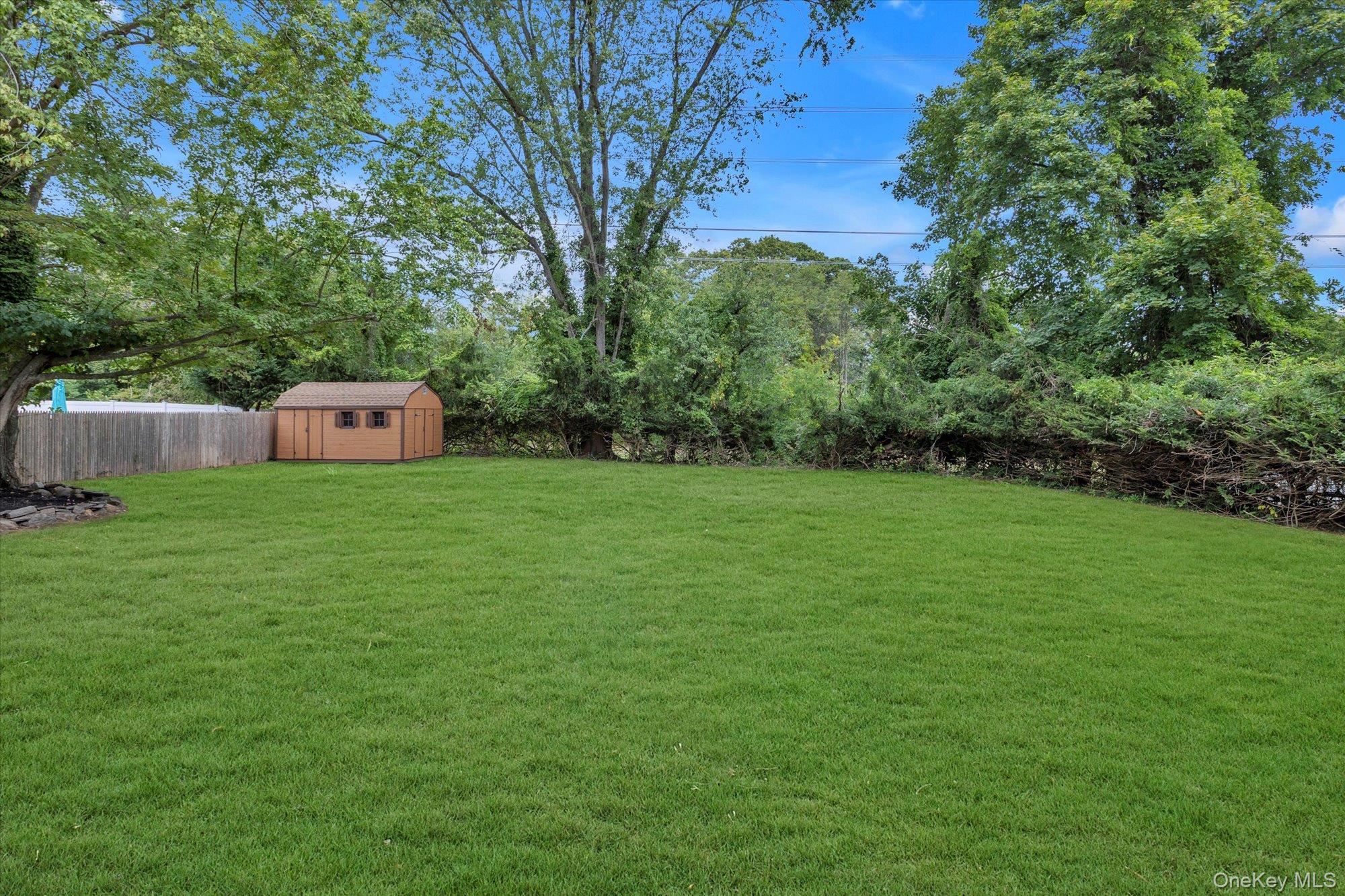 385 Salem Court, Hauppauge, NY 11788