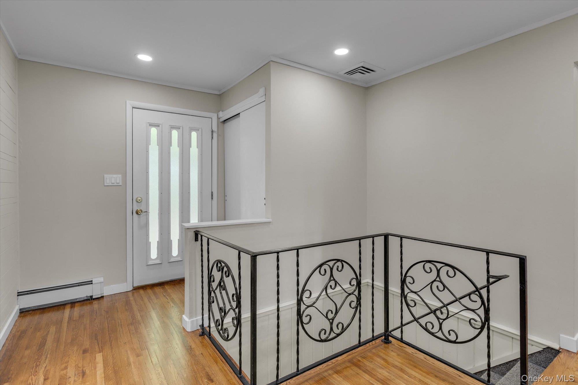 385 Salem Court, Hauppauge, NY 11788