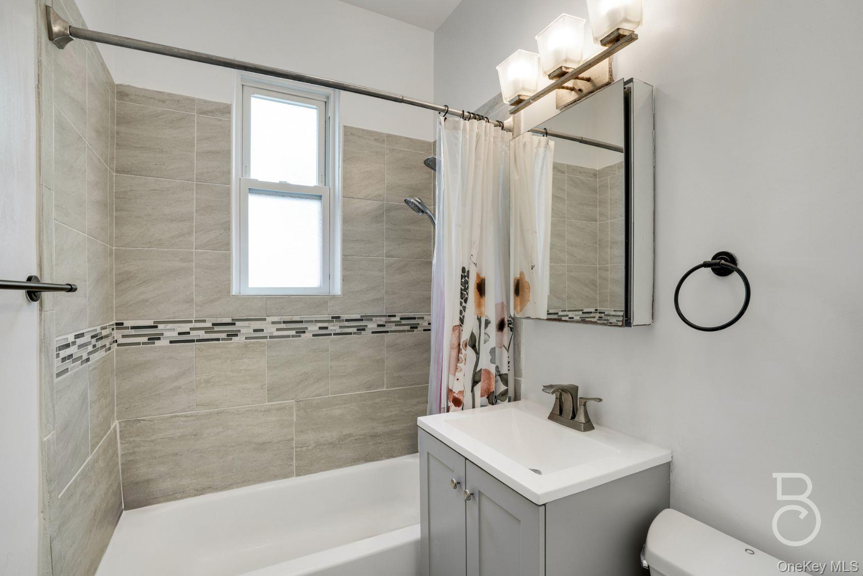 37-09 20th Road, Astoria, NY 11105