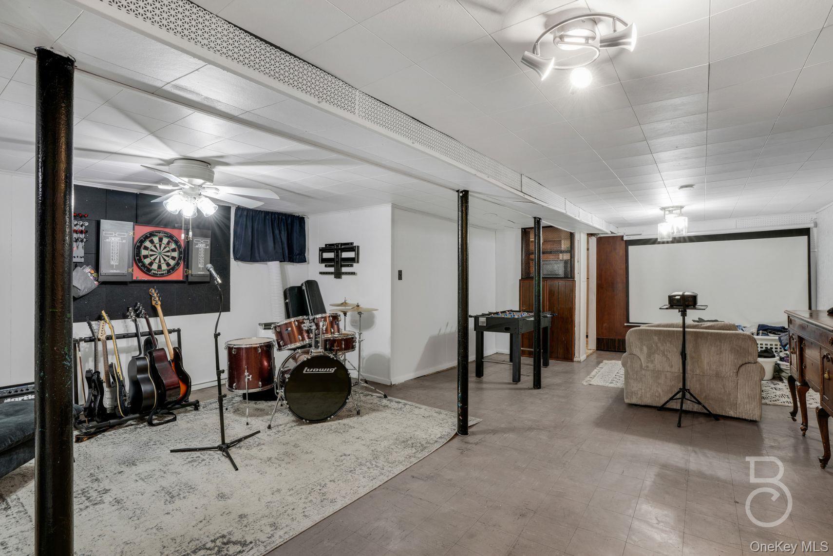 37-09 20th Road, Astoria, NY 11105