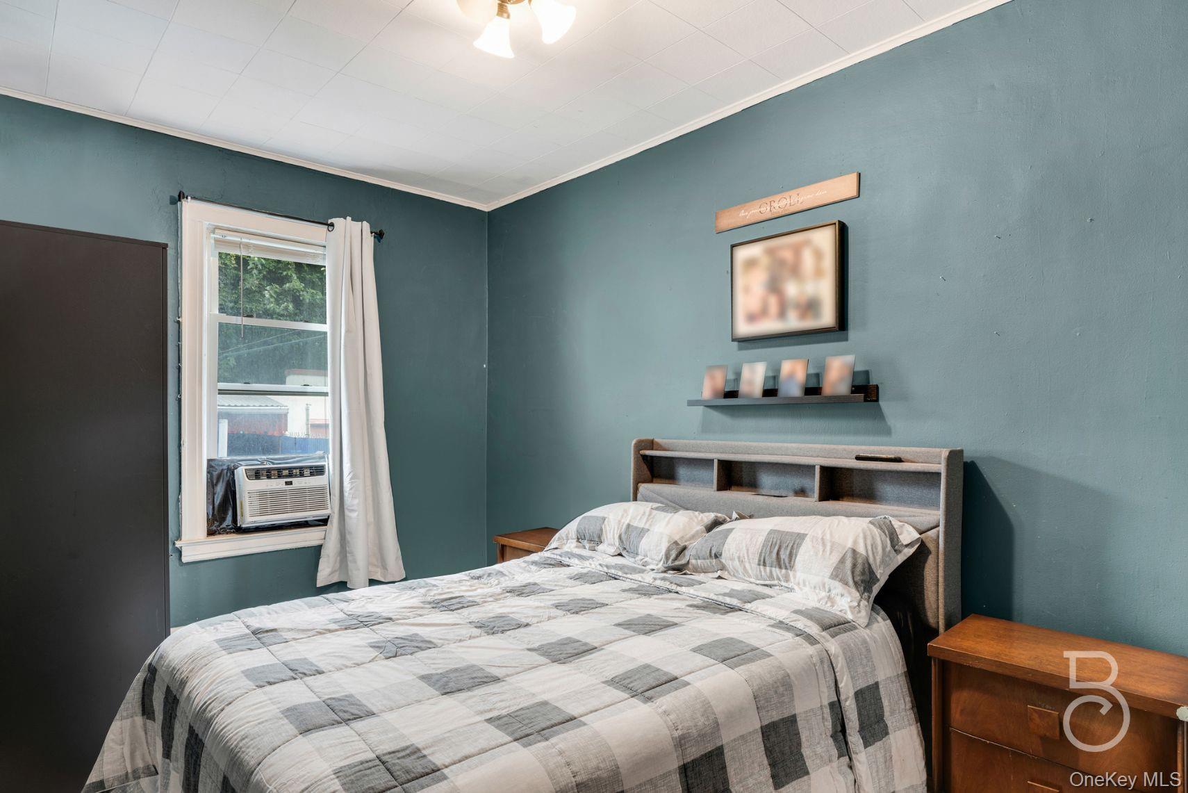 37-09 20th Road, Astoria, NY 11105