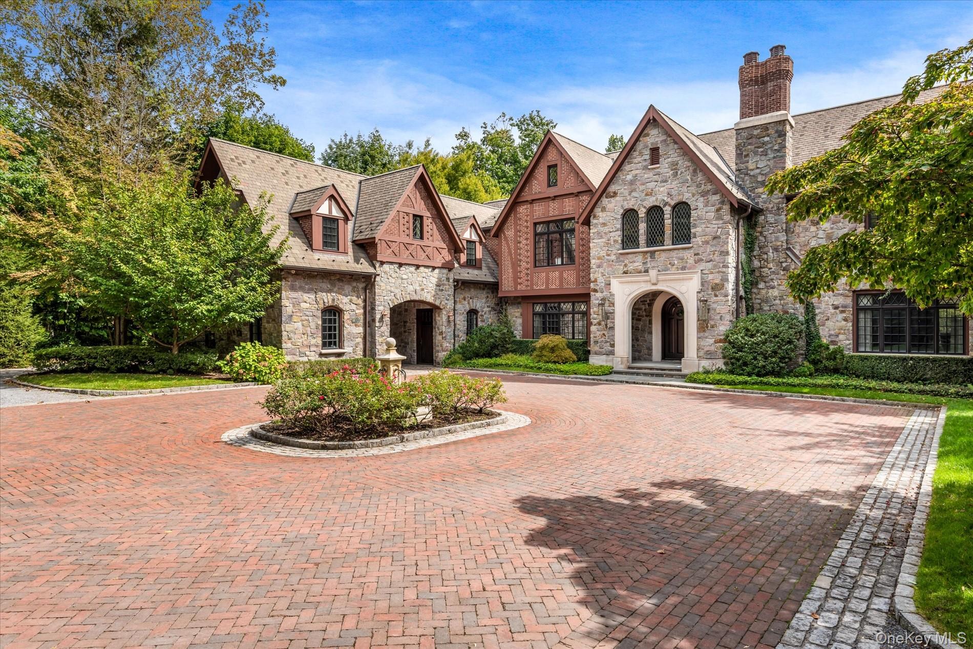 32 Old Mill Road, Great Neck, NY 11023