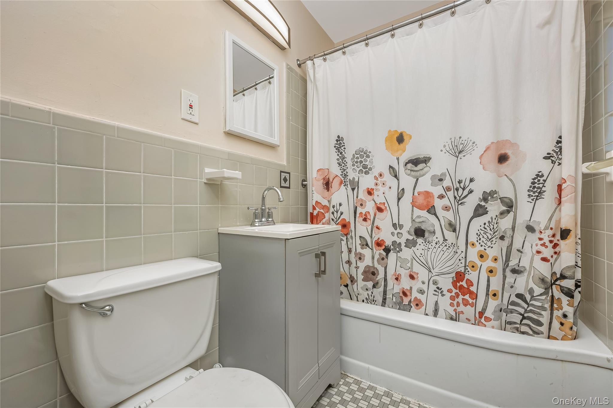 220-08 Stronghurst Avenue # 220-08, Queens Village, NY 11426