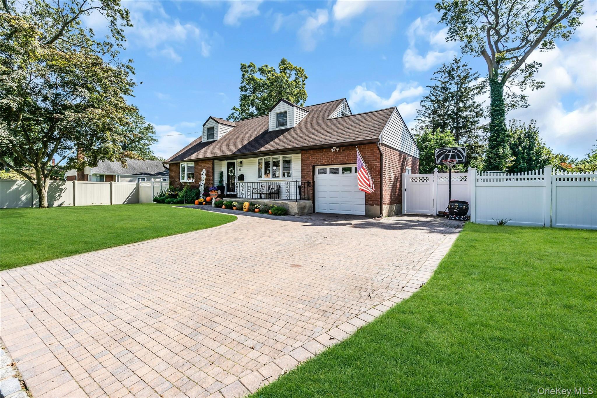 30 Rosalie Place, Commack, NY 11725